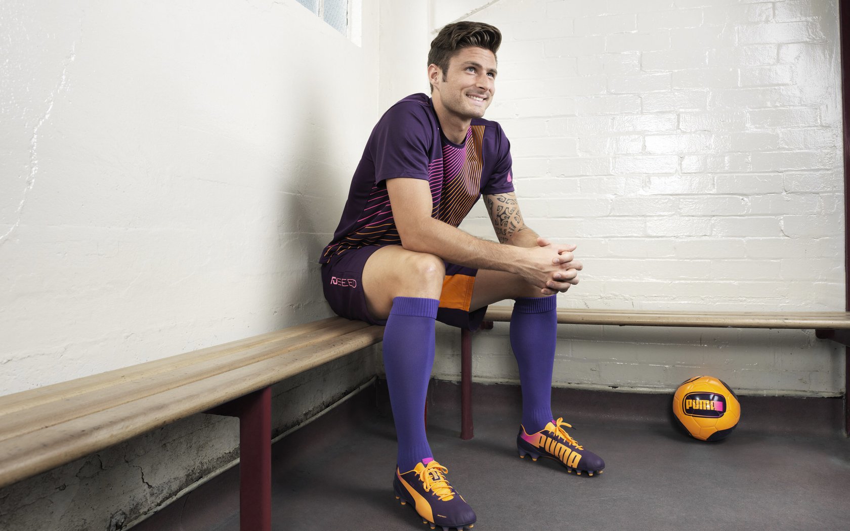 沙漠奇迹，卡塔尔击败巴拉圭的背后，恩佐如何打出统治级数据改写亚洲足球叙事？